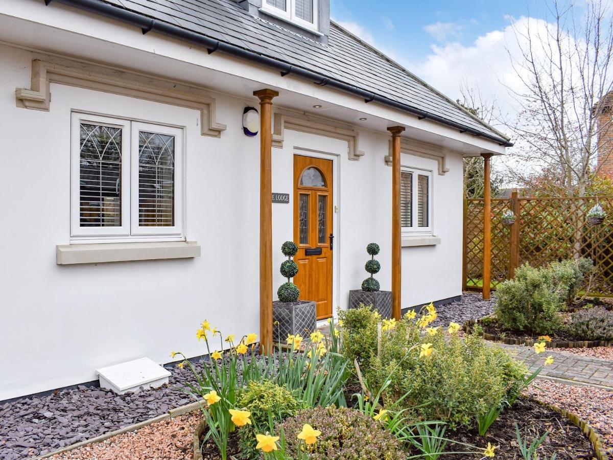 The Lodge Cosham Exterior foto